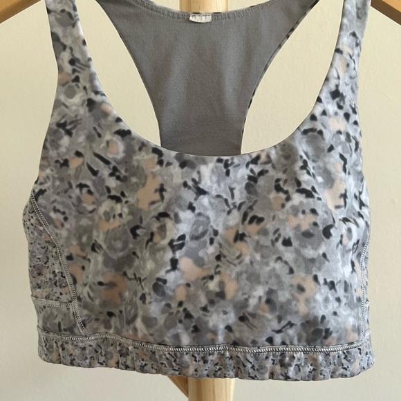 Lululemon sports bra. Good used condition. Minor piling. See photos - Picture 2 of 7